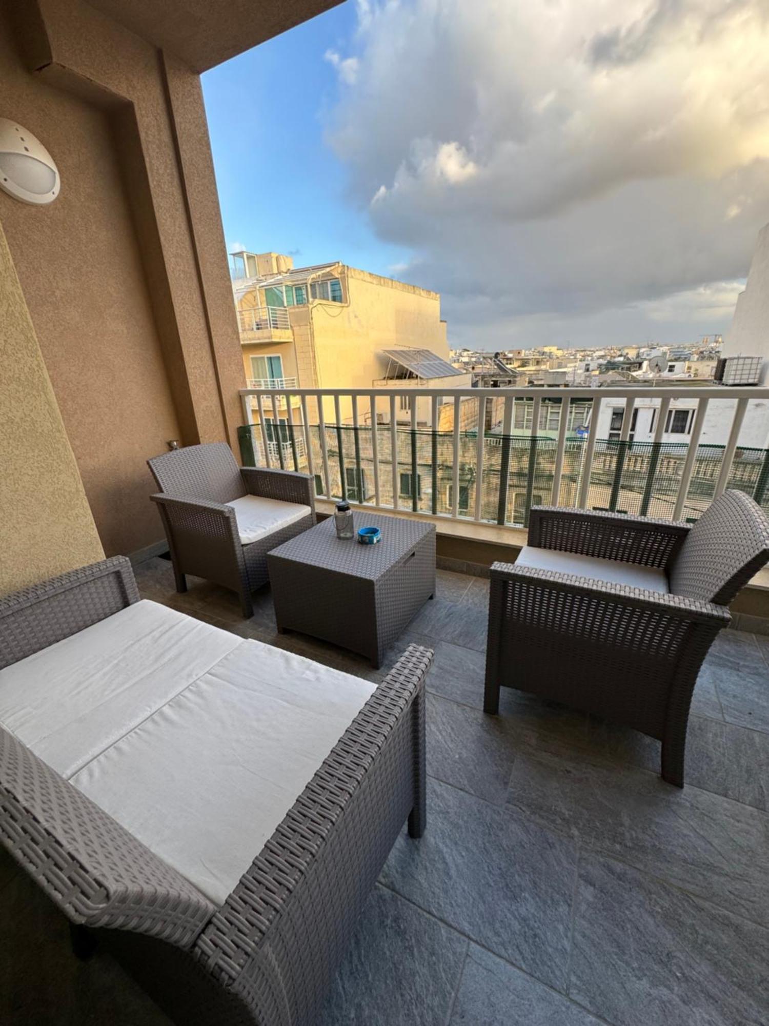 Designer 3 Bedroom And 3 Bathroom Apartment In Swatar Birkirkara Luaran gambar